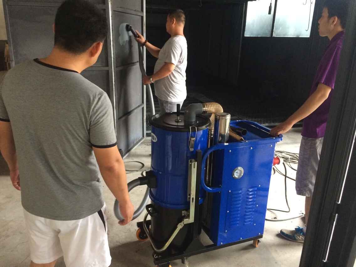 打磨车间该如何选择工业吸尘器呢？85